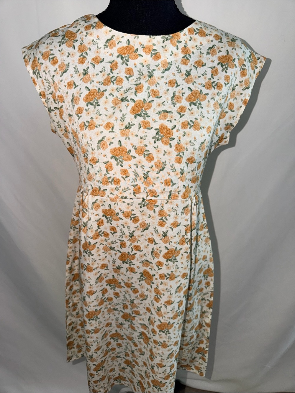 Women’s beachsissi Mini Dress in Cream and Orange size small beach floral